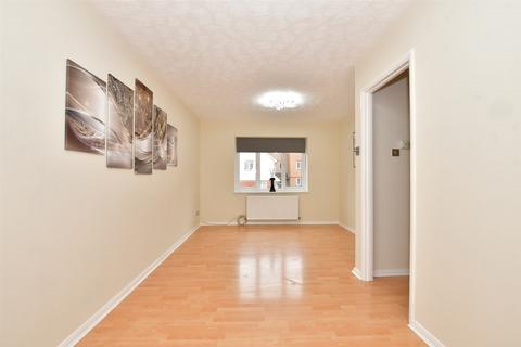 33 Eagle Close, Waltham Abbey, EN9 3NA