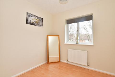 33 Eagle Close, Waltham Abbey, EN9 3NA