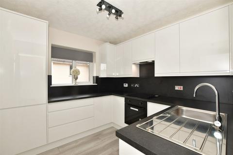 33 Eagle Close, Waltham Abbey, EN9 3NA