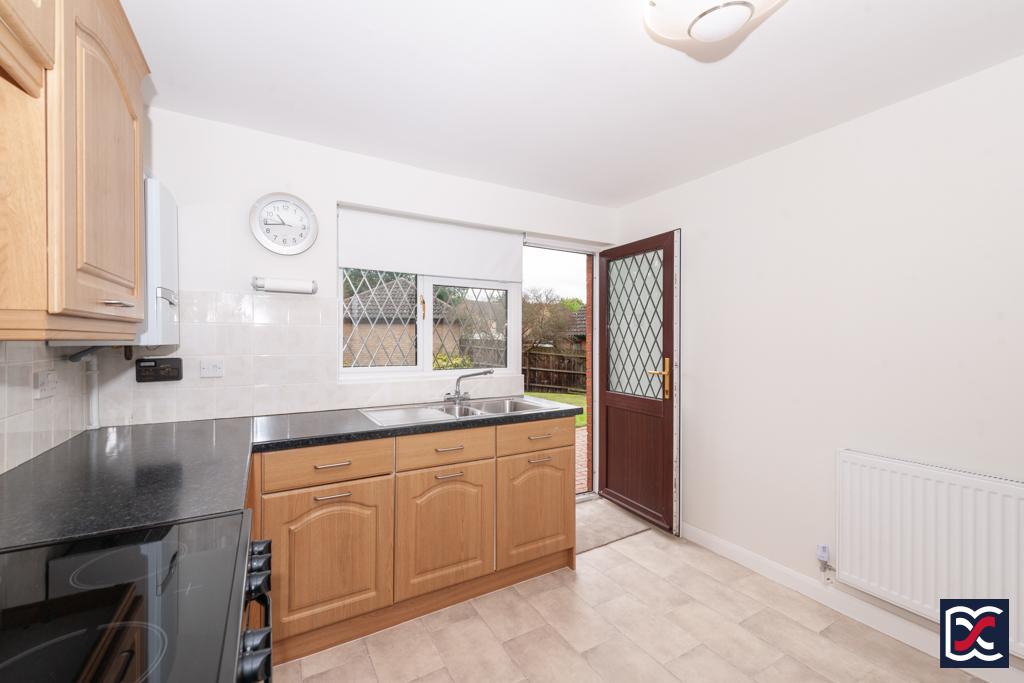 Barn Owl Close, Northampton NN4 3 bed detached bungalow £1,400 pcm (£