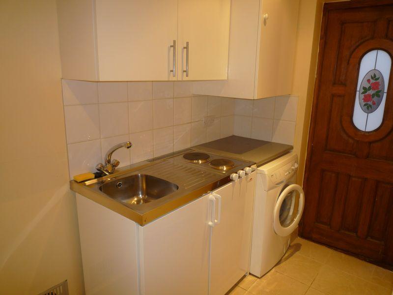 Holders Hill Crescent, Hendon, NW4 Studio £1,000 pcm (£231 pw)