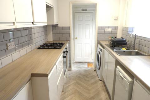 2 bedroom terraced house to rent, Burton Avenue,Balby,Doncaster, DN4