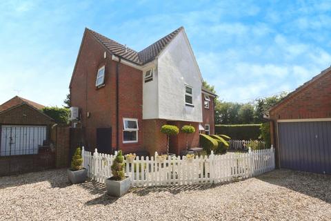 5 bedroom detached house for sale, The Finchingfields, Kelvedon Hatch, Brentwood, Essex, CM15