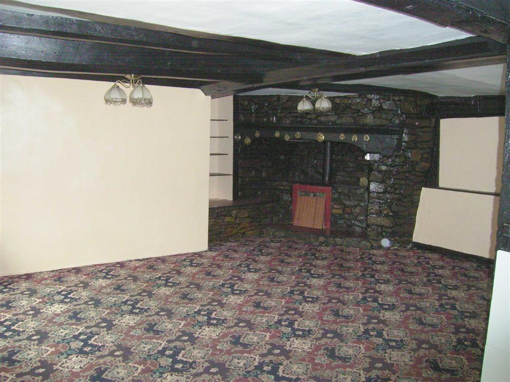 6, Mount Street, Welshpool, SY21 3 bed terraced house £169,950