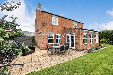 4 bedroom detached house for sale - Front Street South, Trimdon, Trimdon Station, Durham, TS29 6LY
