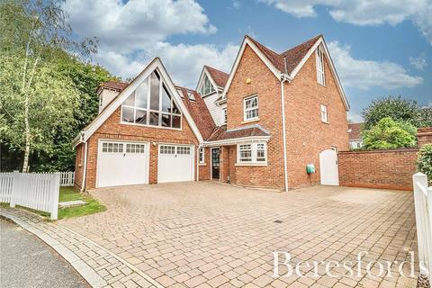 5 bedroom detached house for sale, Petworth Close, Great Notley, CM77