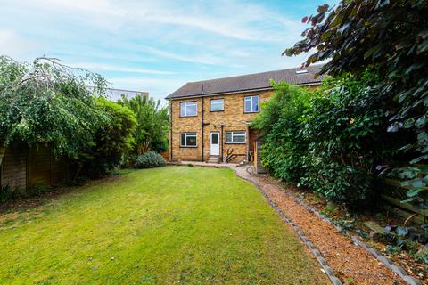 68 Cerne Road, Gravesend, DA12 4BP