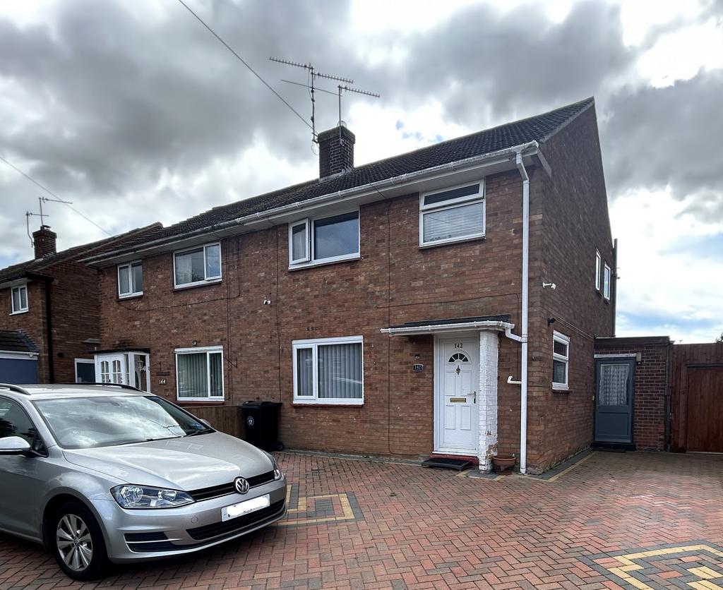 Queensway, Grantham, NG31 3 bed semidetached house for sale £195,000