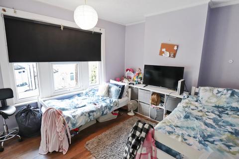 25 Stanmore Road, Belvedere, DA17 6EB