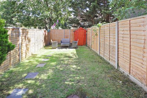 25 Stanmore Road, Belvedere, DA17 6EB