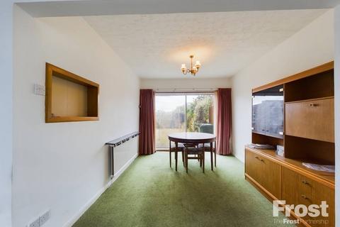 12 Dingle Road, Ashford, TW15 1HF