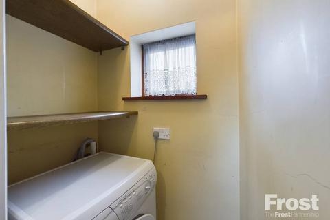 12 Dingle Road, Ashford, TW15 1HF