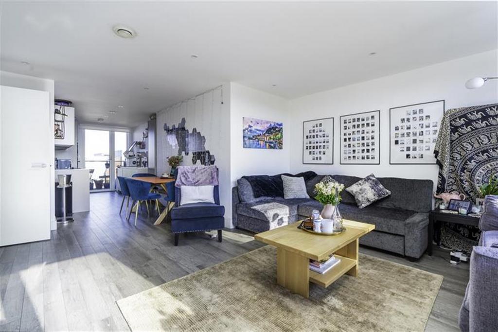 Gaumont Place, Streatham Hill, London, SW2 2 bed apartment for sale £