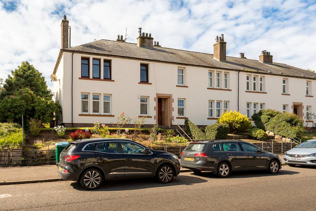 34D Barnes Avenue, Dundee, DD4 9AQ 2 bed flat £103,000