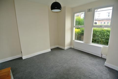 2 bedroom flat to rent, Holdenby Road, London SE4