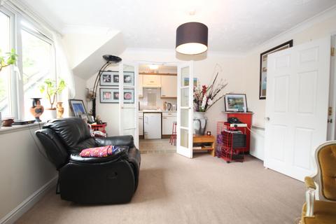 2 bedroom flat for sale - Bishops Court, Watford Road, Wembley, Middlesex HA0