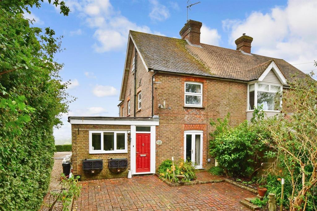 High Cross, Rotherfield, Crowborough... 2 bed end of terrace house £