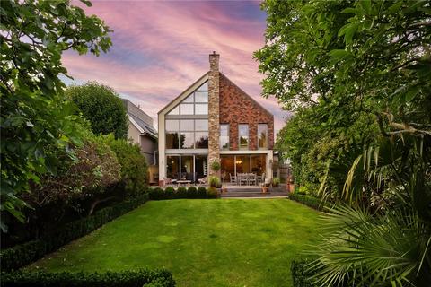 38 Vine Road, East Molesey, KT8 9LF
