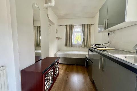 undefined, Ivy Close, Pinner HA5