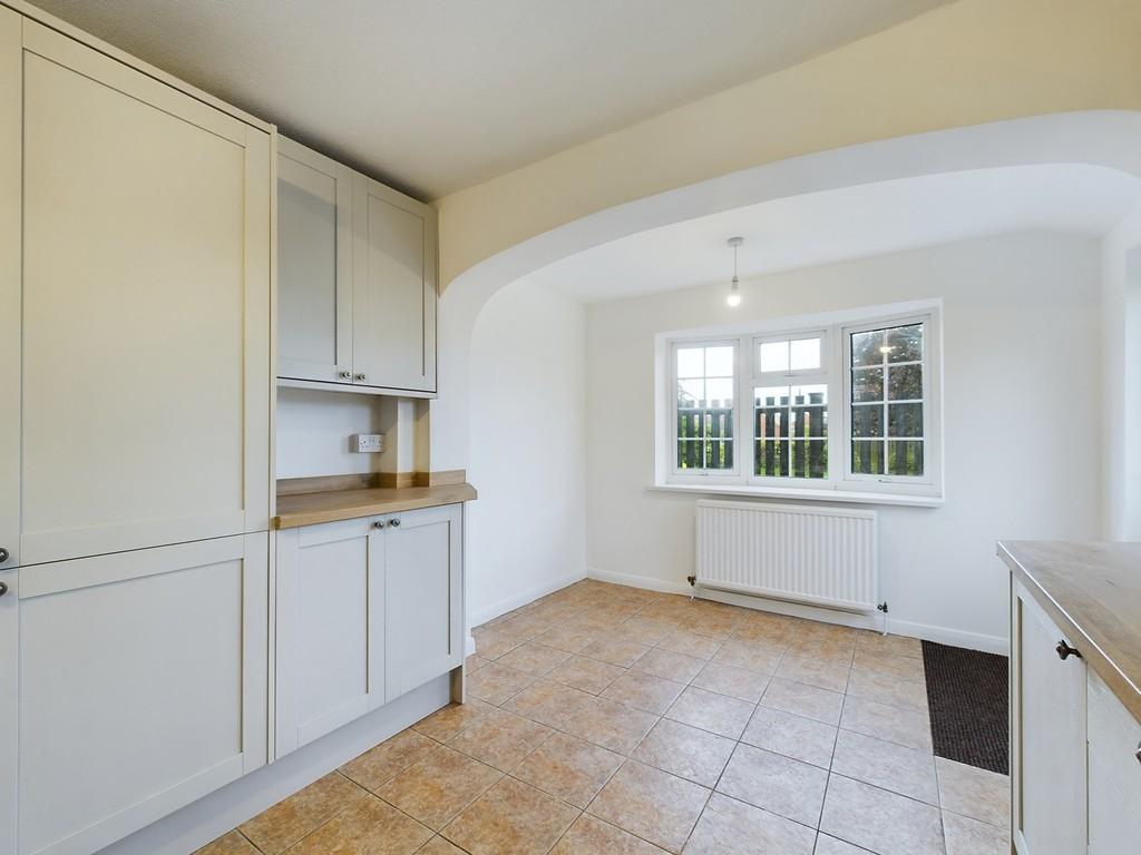 Church Lane, Saxilby, Lincoln 3 bed cottage £1,100 pcm (£254 pw)