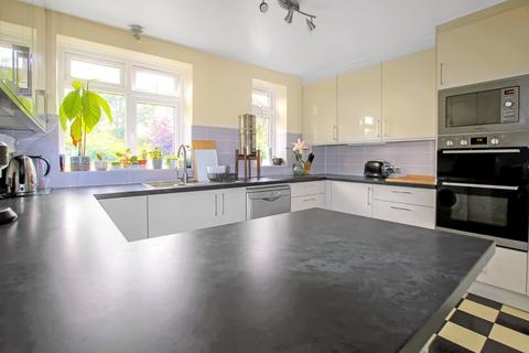 3 bedroom apartment for sale, Park Lawn