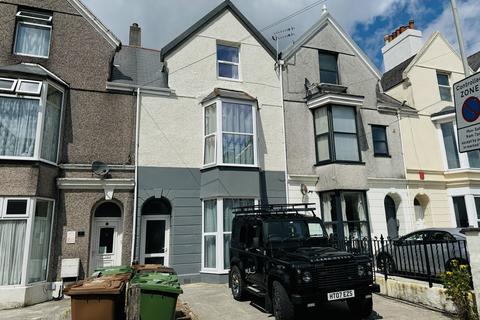 1 bedroom in a house share to rent, Room 6, 9 Headland Park