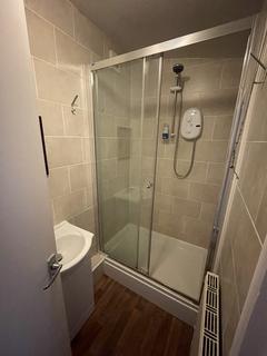 1 bedroom in a house share to rent, Room 6, 9 Headland Park