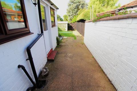 3 bedroom terraced house to rent, Oakleigh Terrace Lincoln