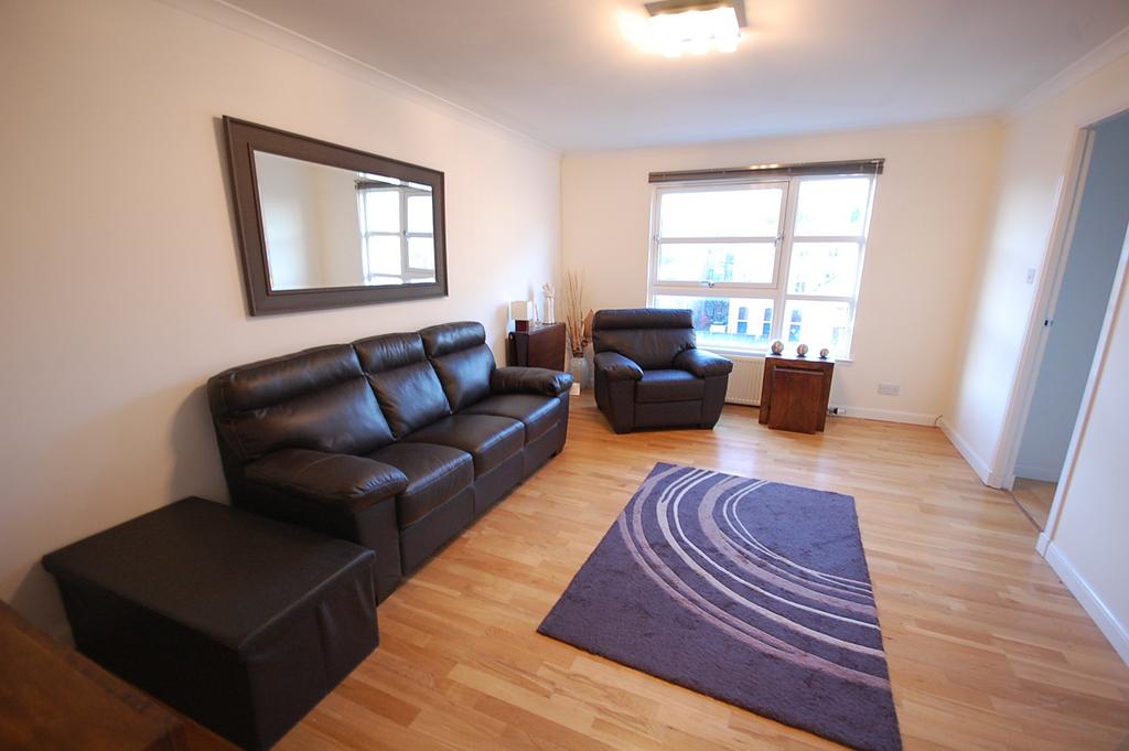 Lounge 1