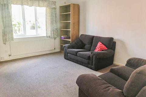 3 bedroom semi-detached house to rent, Brocade Close, Salford, M3