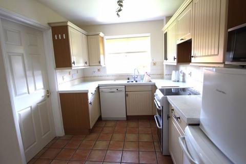 3 bedroom house to rent, Banstead Village