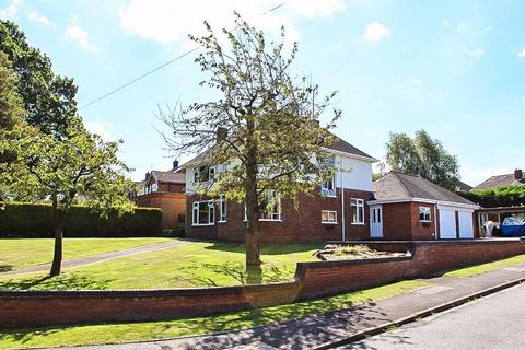 4 bedroom detached house for sale, Gospel End Road, SEDGLEY, DY3 3LY