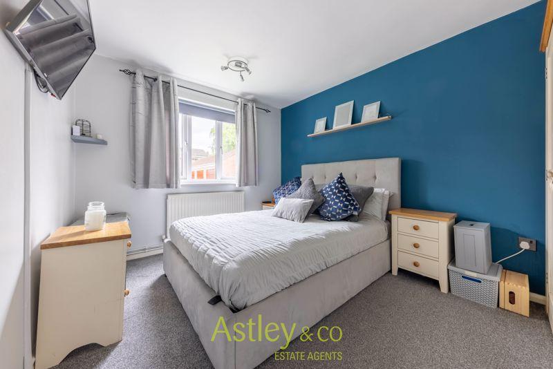 School Lane, Sprowston, Norwich 2 bed ground floor flat for sale £160,000
