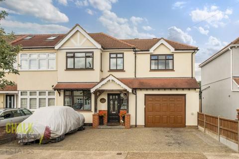 3 bedroom end of terrace house for sale, Devonshire Road, Hornchurch, RM12