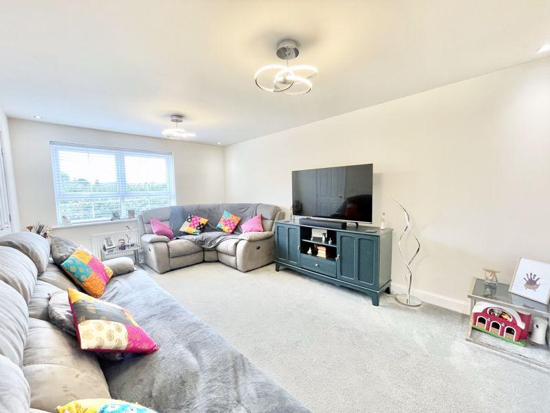 Limb Drive, Hugglescote 4 bed detached house £375,000