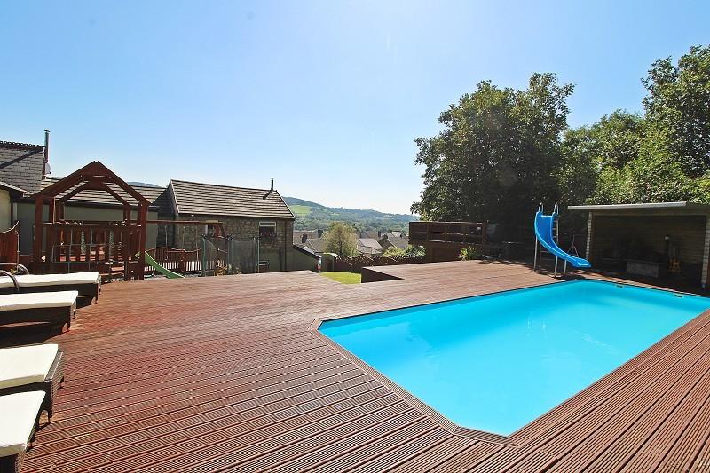 Llantwit Fardre, Pontypridd CF38 4 bed semidetached house for sale £