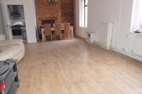 3 Warrington Street, Lees, Oldham, OL4 5AE