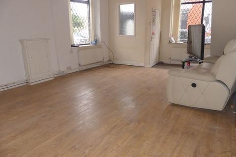 3 Warrington Street, Lees, Oldham, OL4 5AE