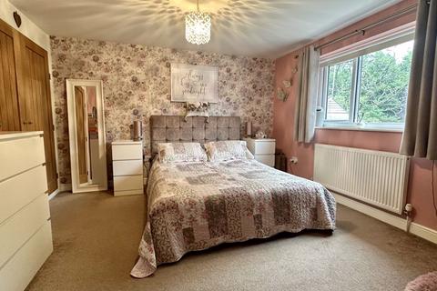 4 bedroom detached house for sale - ROMAN ROAD