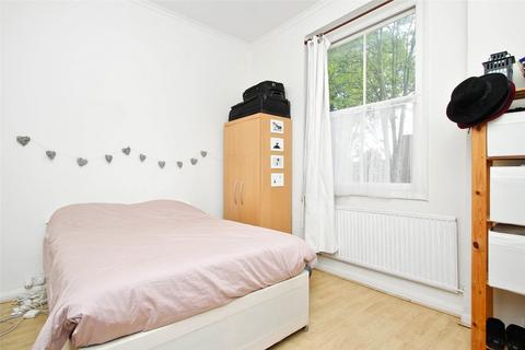 2 bedroom apartment to rent, Coningham Road, London, W12