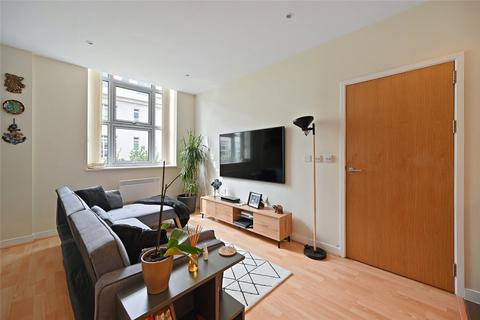 2 bedroom apartment to rent, Bromyard House, Bromyard Avenue, London, W3