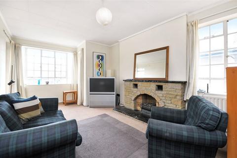3 bedroom apartment to rent, Linden Court, Frithville Gardens, London, W12
