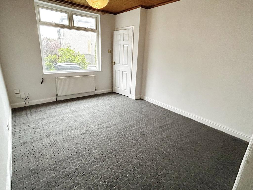 Castle Avenue, Rastrick, Brighouse, HD6 2 bed end of terrace house £750 pcm (£173 pw)