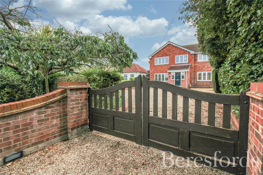 Point Clear Road, St. Osyth, CO16 5 bed detached house for sale £500,000