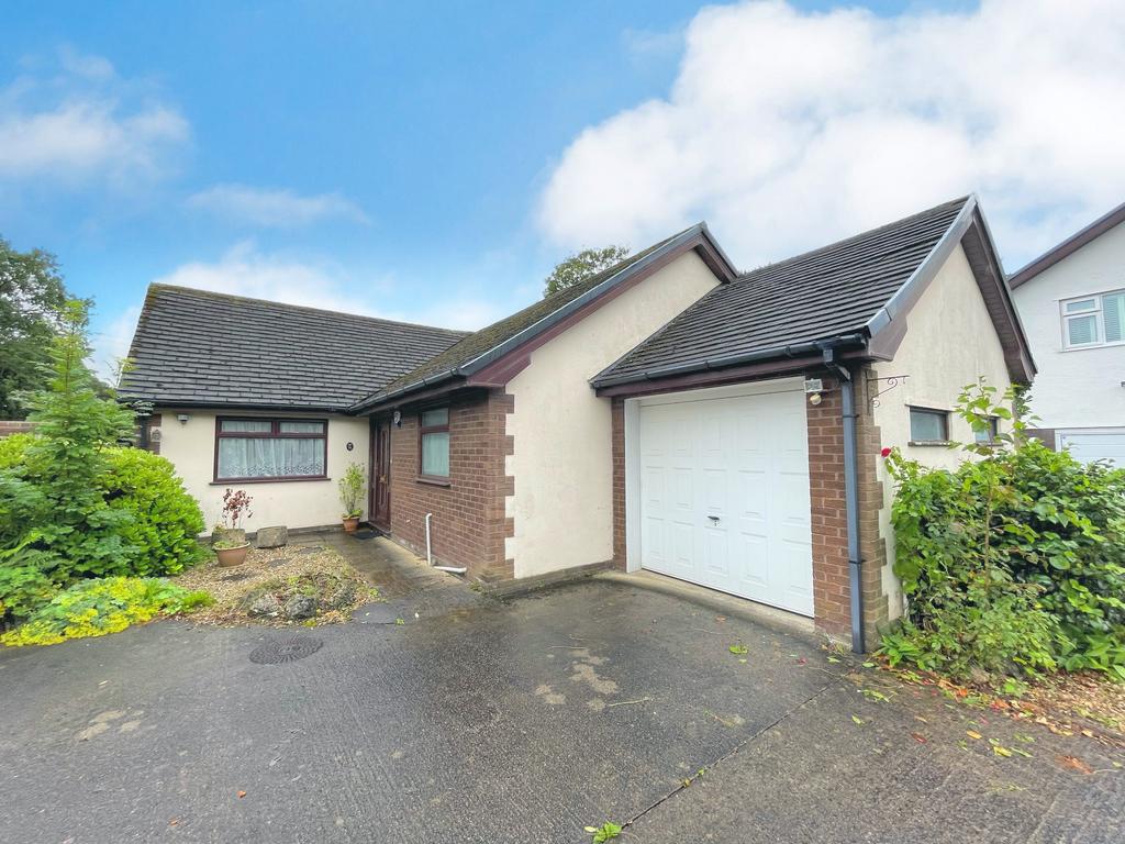 Oakwood Gardens, Lancaster 3 bed bungalow £400,000