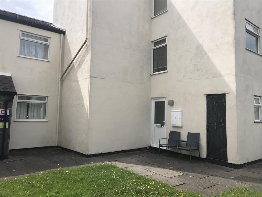 Glan Gors, Harlech 2 bed flat for sale £82,500