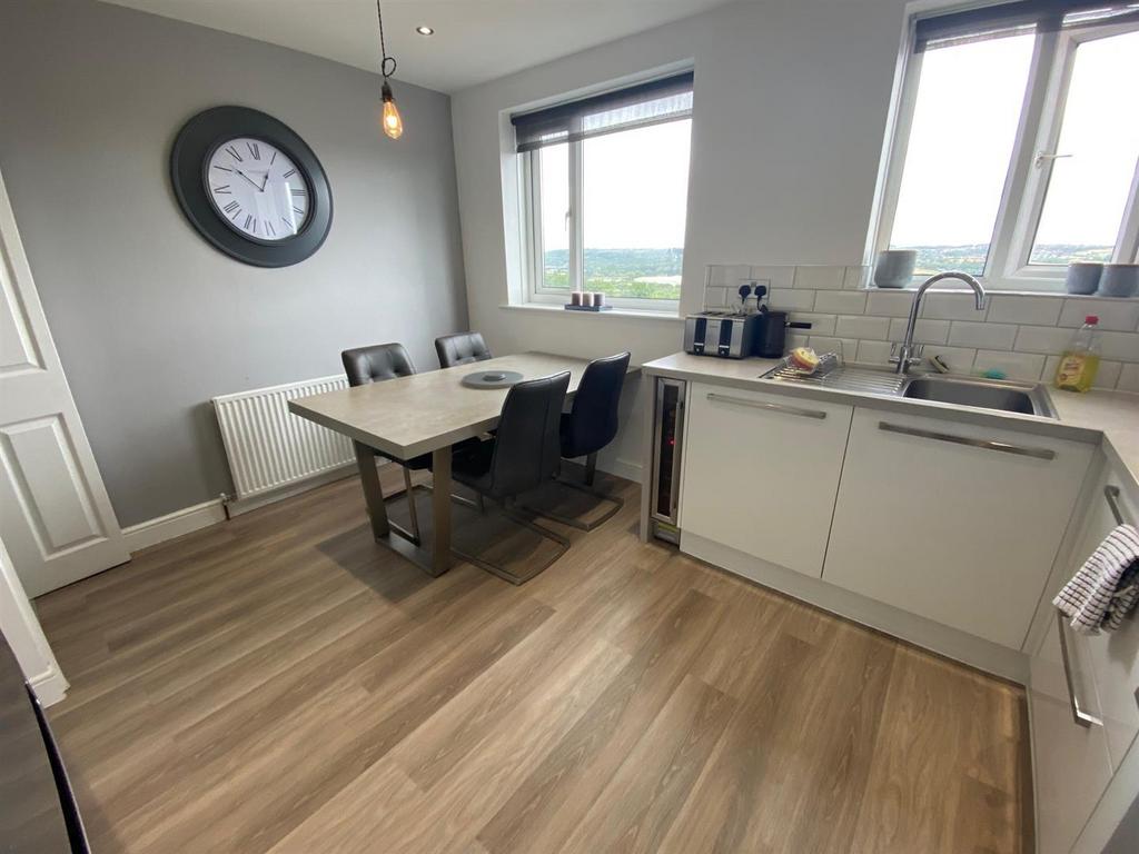 The common 41a kitchen 3.jpg