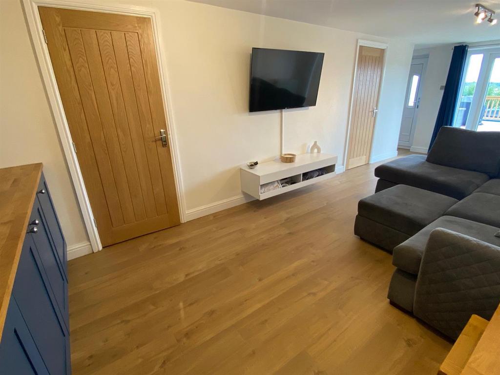 The common 41a sitting room 2.jpg