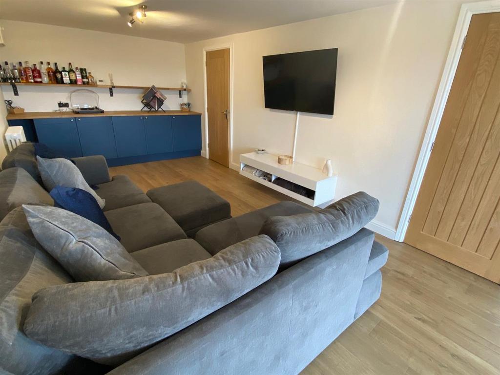 The common 41a sitting room 3.jpg