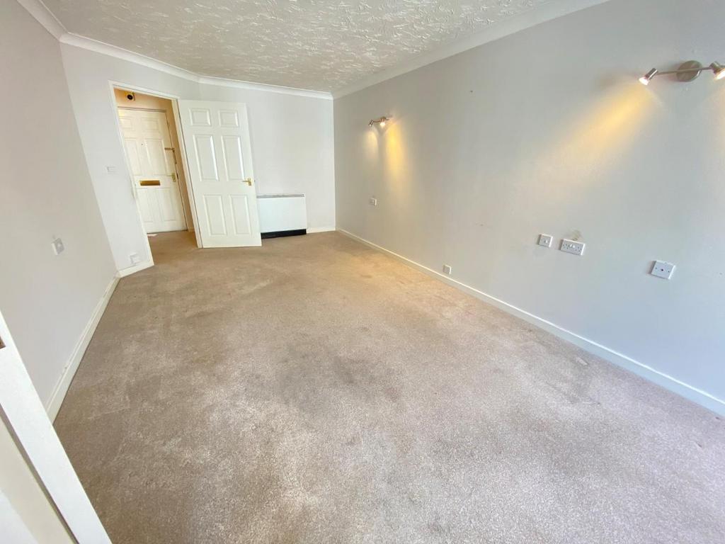 Living Room 1.jpg